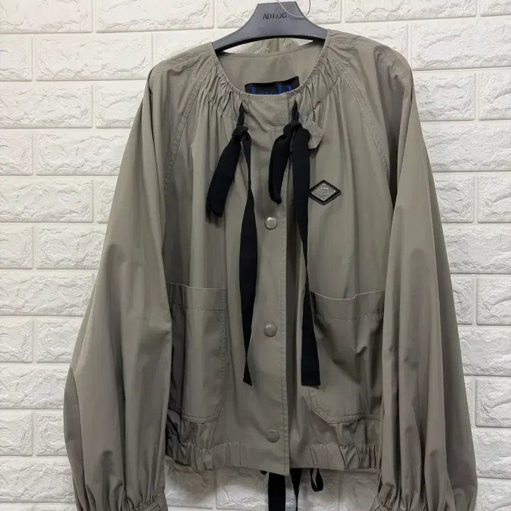 [BUNJANG] Lucky Chouette Volume Sleeve Short Jumper / 럭키슈에뜨 볼륨 슬리브 숏 점퍼 36