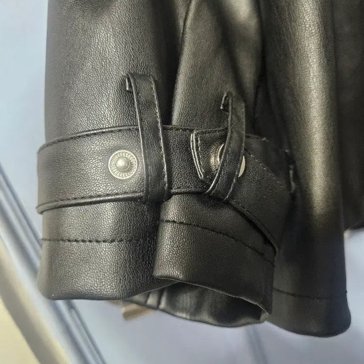 [BUNJANG] Black Hooded Leather Jacket for Women / 후드 레더 자켓 블랙 여성용
