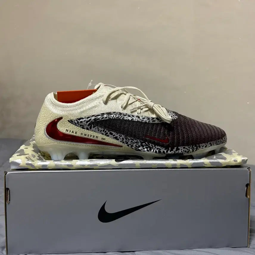 [BUNJANG] Nike Phantom 6 Low Elite Sneakers / 나이키 유나이티드 팬텀 6 로우 엘리트 280