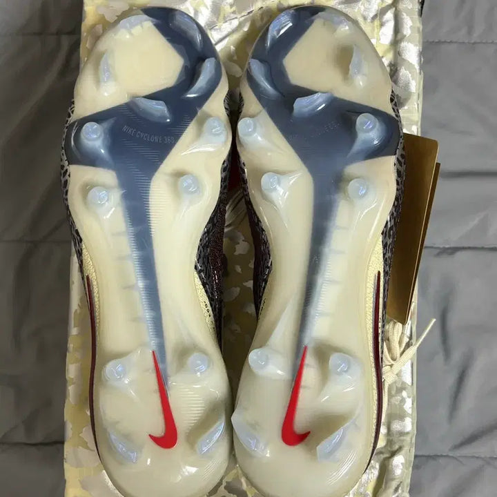 [BUNJANG] Nike Phantom 6 Low Elite Sneakers / 나이키 유나이티드 팬텀 6 로우 엘리트 280