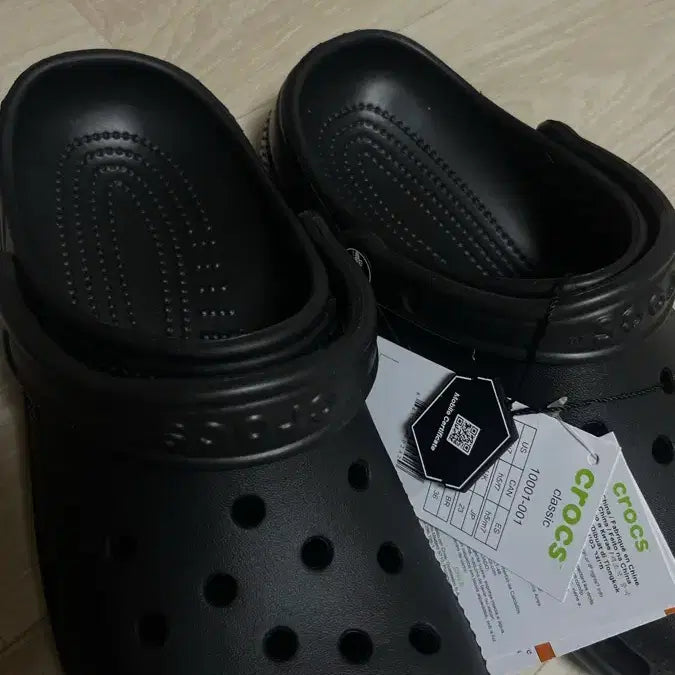 [SOLD OUT] 새상품 크림구매) 크록스 클래식 클로그 블랙 240