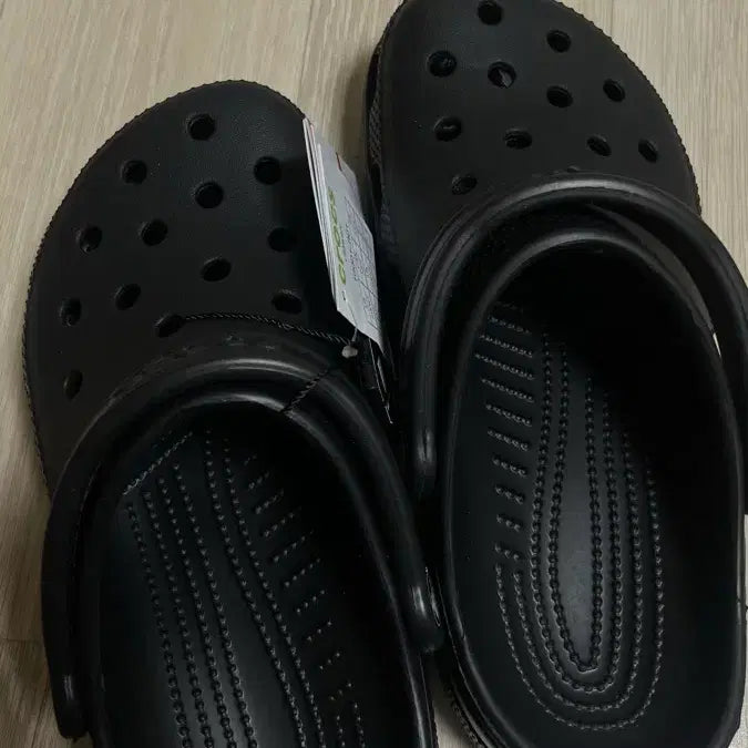 [SOLD OUT] 새상품 크림구매) 크록스 클래식 클로그 블랙 240