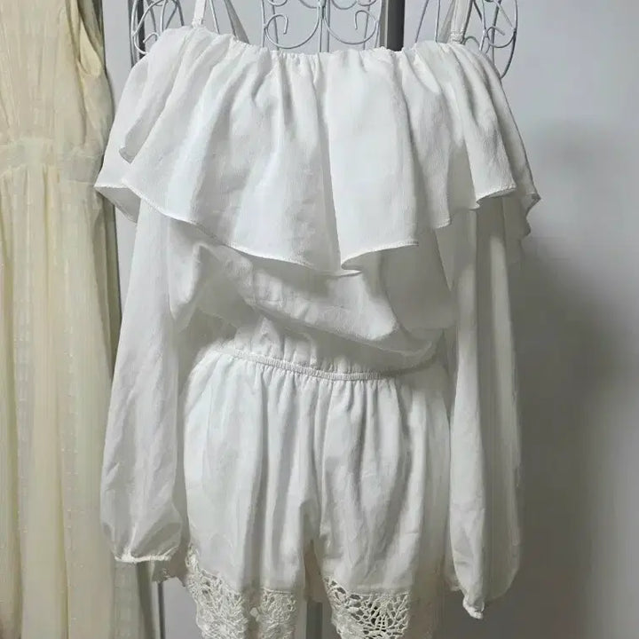 [BUNJANG] American Brand Off-Shoulder Jumpsuit Shorts / 미국브랜드 오프숄더 점프수트 원피스 쇼츠 미사용