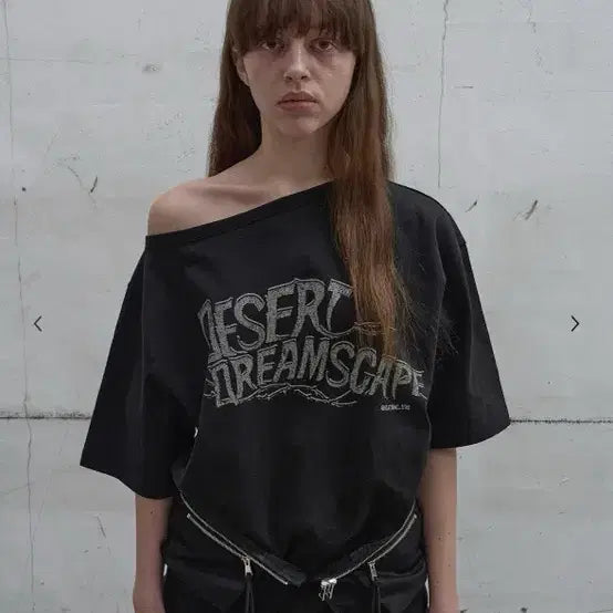 [BUNJANG] LCDC Asymmetrical Off-Shoulder Top / LCDC 블랙 언발란스 오프숄더