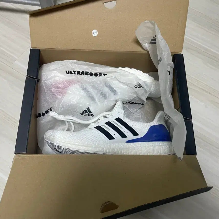 [BUNJANG] Adidas Ultra Boost 1988 Sneakers / 아디다스 울트라부스트1988 판매합니다!(새상품)