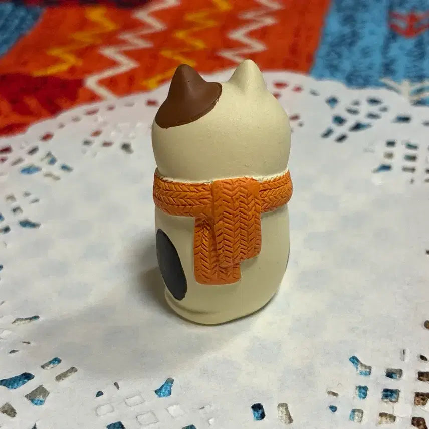 [BUNJANG] Concombre 2019 New Year Series Fish Cake Cat Figurine / 데꼴 콘콤브레 concombre  2019신년 시리즈  어묵 먹는 고양이