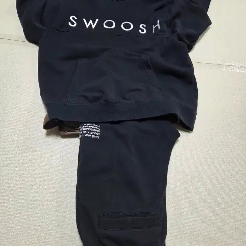 [BUNJANG] Nike Swoosh Hooded Sweatshirt &amp; Training Set - Black / 나이키 스우시 후드티 트레이닝 세트 블랙
