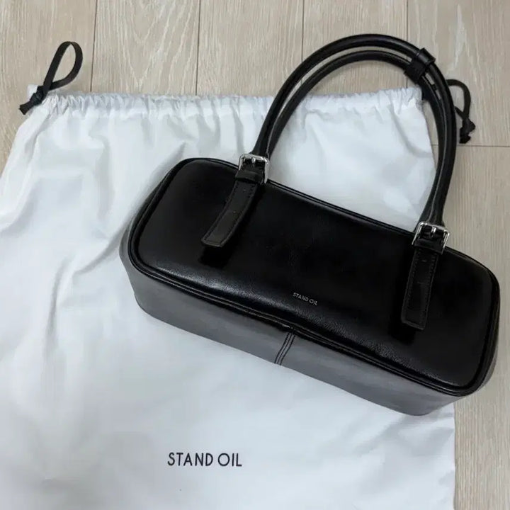 [SOLD OUT] 스탠드오일 스퀘어 볼링백 숄더백 블랙