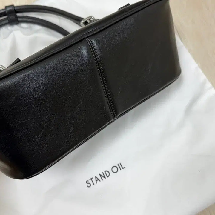 [SOLD OUT] 스탠드오일 스퀘어 볼링백 숄더백 블랙