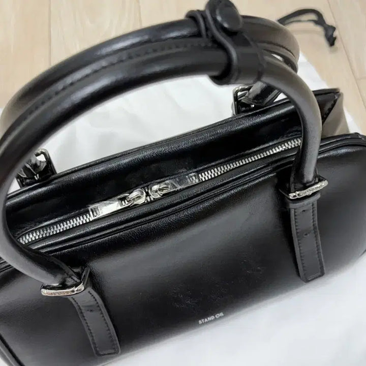 [SOLD OUT] 스탠드오일 스퀘어 볼링백 숄더백 블랙