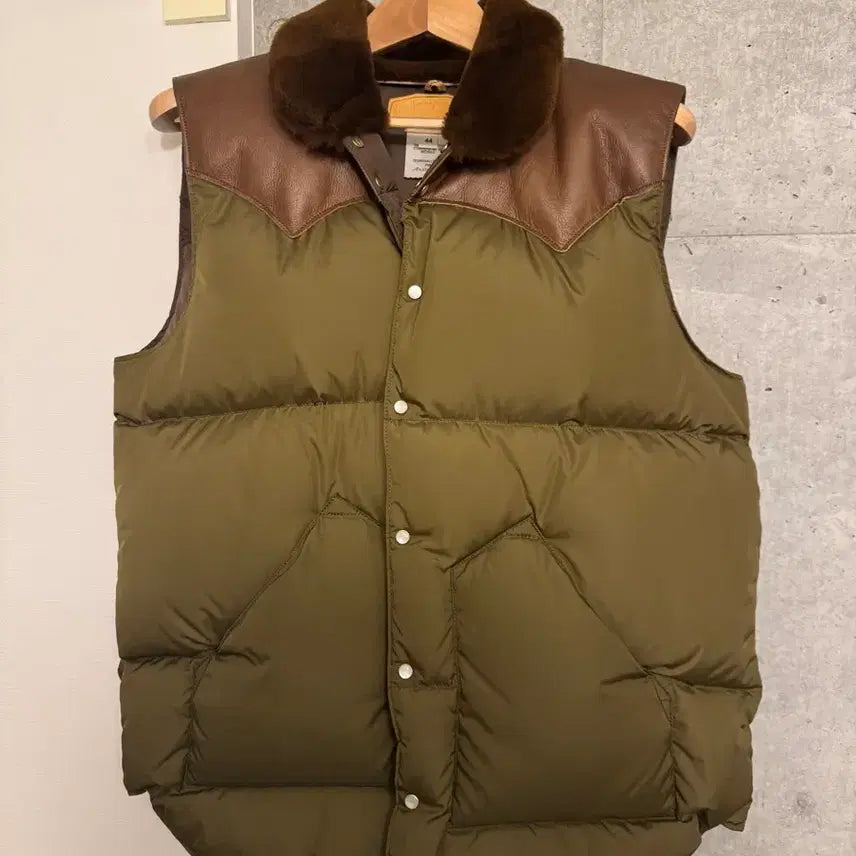 [BUNJANG] Anatomica Rocky Mountain Featherbed Christy Vest (Olive Drab) / 아나토미카 별주 록키 마운틴 페더배드 크리스티 베스트 (44)