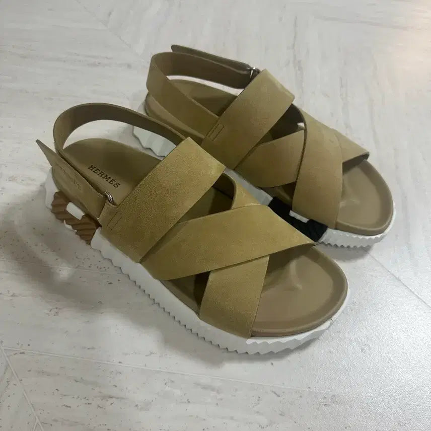 [SOLD OUT] [42] 에르메스 일렉트릭 샌들 스웨이드 고트스킨&amp; 베쥬 알바트르