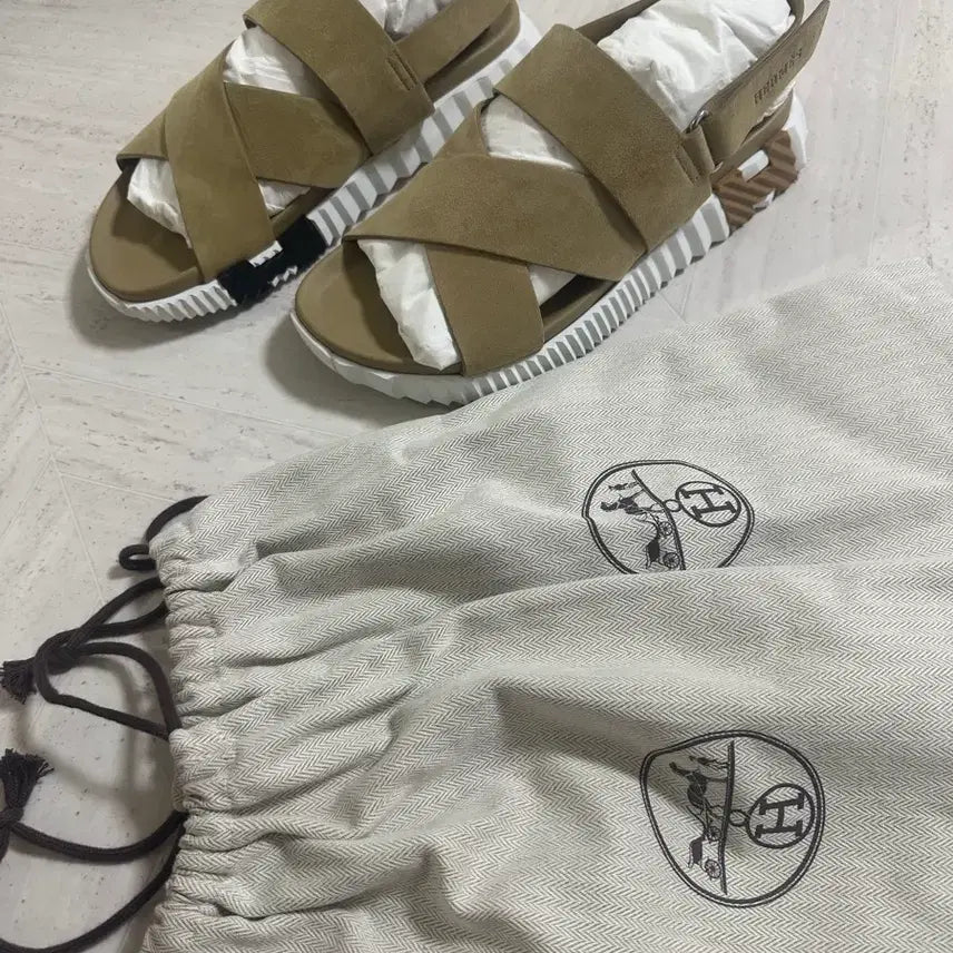 [SOLD OUT] [42] 에르메스 일렉트릭 샌들 스웨이드 고트스킨&amp; 베쥬 알바트르