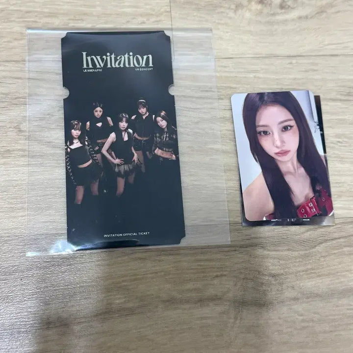 [BUNJANG] 르세라핌 Invitation 윤진 VR 포토카드 + 오피셜 티켓 판매ㅎㅎ / 르세라핌 Invitation 윤진 VR 포토카드 + 오피셜 티켓 판매ㅎㅎ