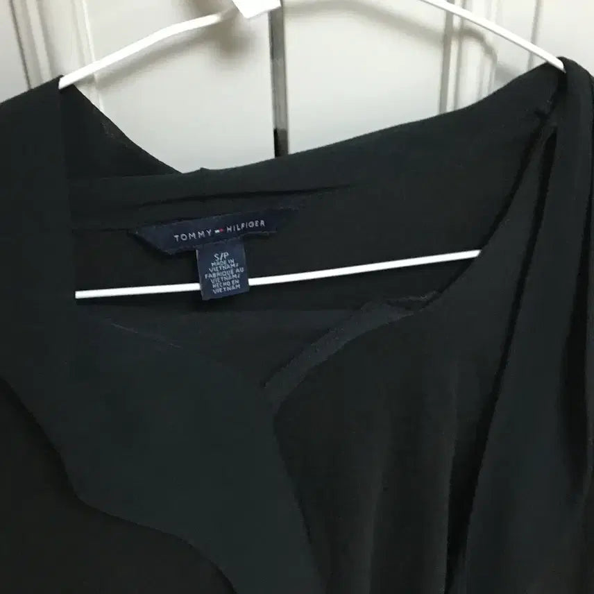 [SOLD OUT] 타미힐피거 언발 랩 긴팔 티셔츠 블랙