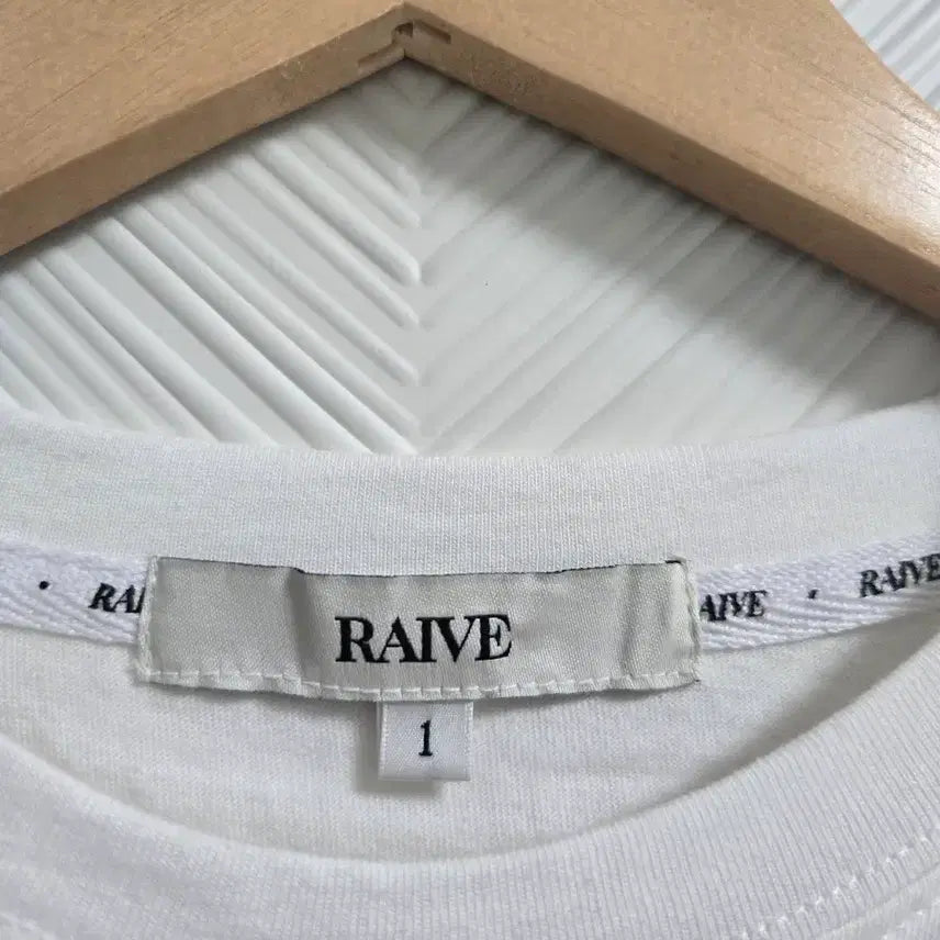 [SOLD OUT] 레이브 RAIVE 빈티지 로즈 그래픽 반팔티