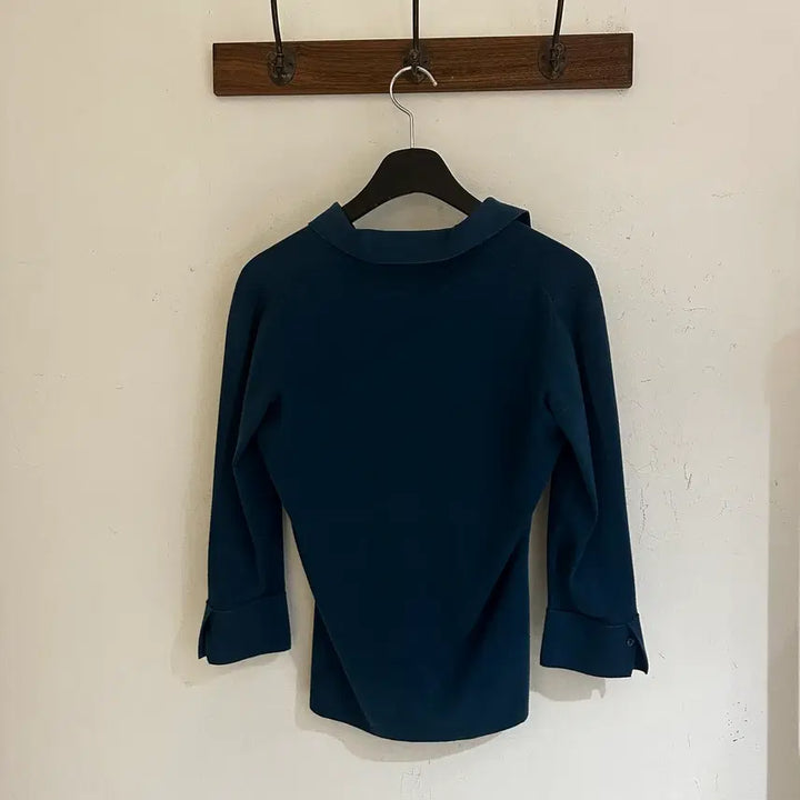 [BUNJANG] Loro Piana V-Neck Collar Knit Sweater / 로로피아나 브이넥 카라 니트