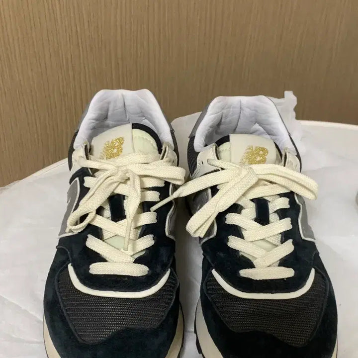 [BUNJANG] New Balance 574 Legacy Black Sneakers / 뉴발란스 574 레거시 블랙 스니커즈 225