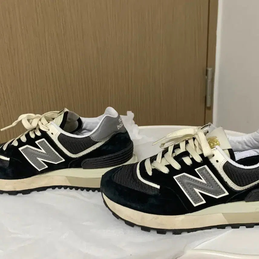 [BUNJANG] New Balance 574 Legacy Black Sneakers / 뉴발란스 574 레거시 블랙 스니커즈 225