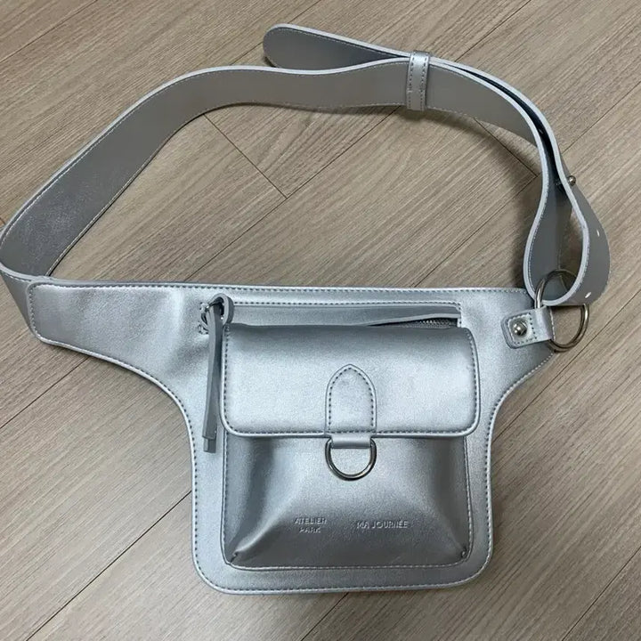 [BUNJANG] Atelier Park Amelie Bag Belt Bag Silver / 아틀리에파크 아멜리에백 벨트백 실버