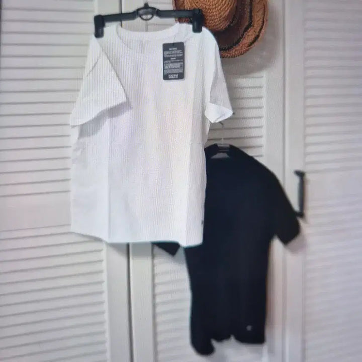 [BUNJANG] T-Shirt Set - White/Black / 새상품  흰색/검정티셔츠 셋트