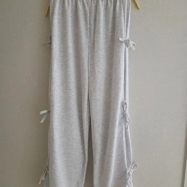 [BUNJANG] Ribbon Point Wide Training Pants / 리본포인트 트레이닝 바지