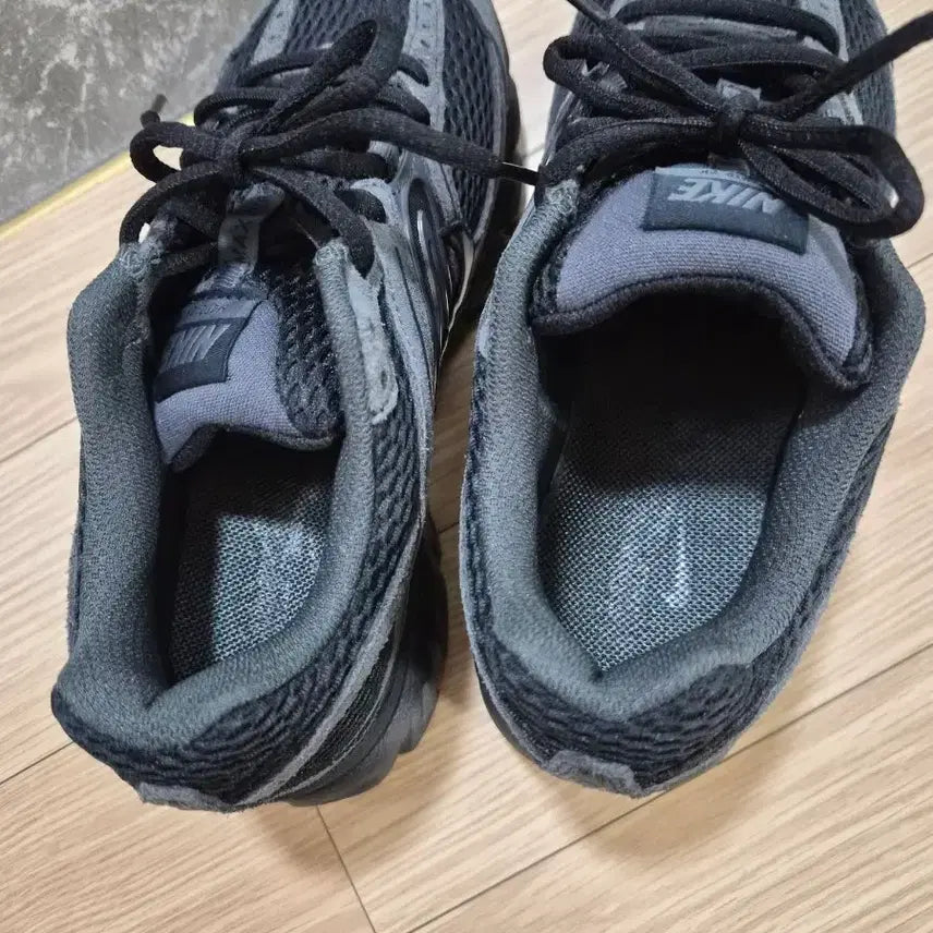 [BUNJANG] Nike Air Max Moto 2k Black Anthracite Sneakers / 나이키 에어맥스모토 2k 블랙 앤트러사이트 230