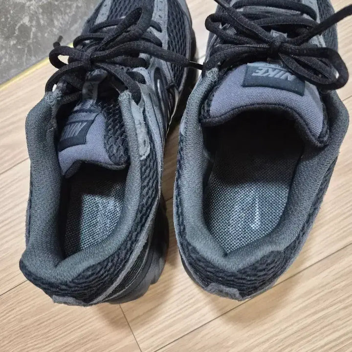 [BUNJANG] Nike Air Max Moto 2k Black Anthracite Sneakers / 나이키 에어맥스모토 2k 블랙 앤트러사이트 230