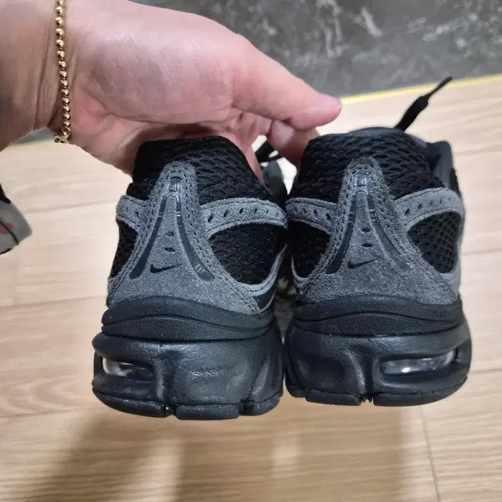 [BUNJANG] Nike Air Max Moto 2k Black Anthracite Sneakers / 나이키 에어맥스모토 2k 블랙 앤트러사이트 230
