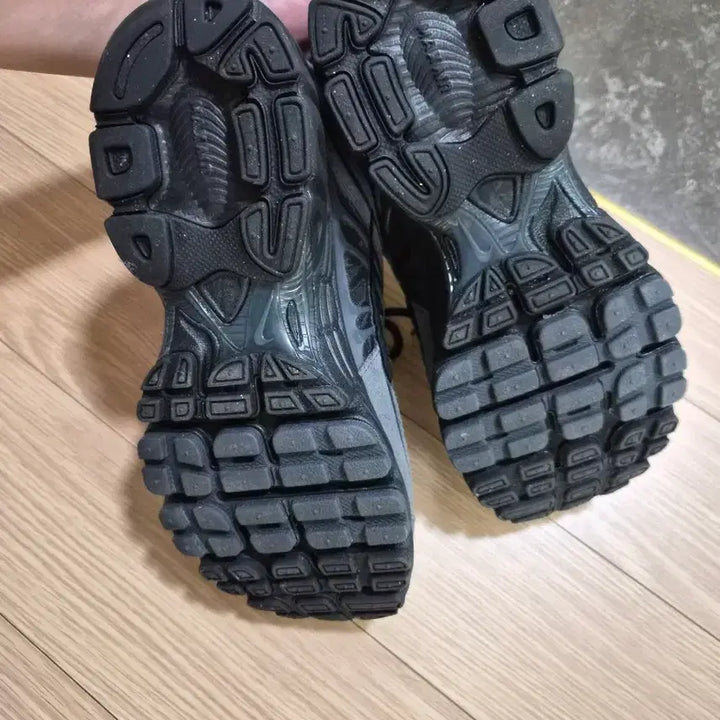 [BUNJANG] Nike Air Max Moto 2k Black Anthracite Sneakers / 나이키 에어맥스모토 2k 블랙 앤트러사이트 230