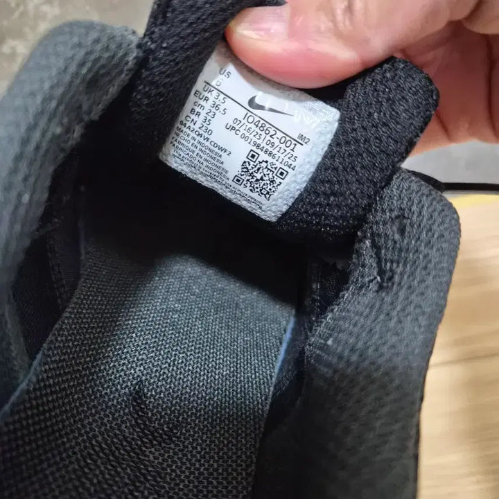 [BUNJANG] Nike Air Max Moto 2k Black Anthracite Sneakers / 나이키 에어맥스모토 2k 블랙 앤트러사이트 230