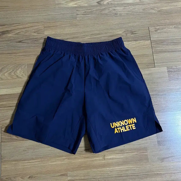 [BUNJANG] KA-G Unknown Athlete Logo Shorts / 카키그라도 KA-G 언노운애슬릿 로고 쇼츠 팝니다.