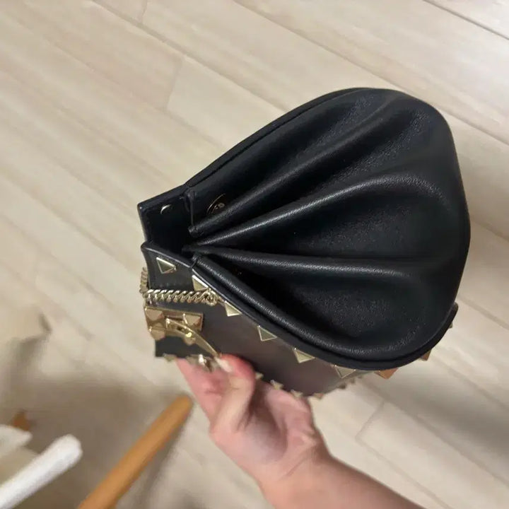 [BUNJANG] Valentino Rockstud Mini Chain Shoulder Bag / 발렌티노 락스터드 미니 체인 숄더백