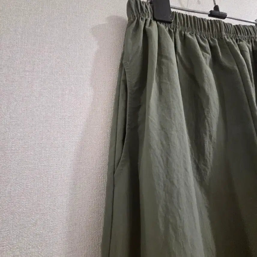 [SOLD OUT] 카키색 바스락 와이드 밴딩 팬츠