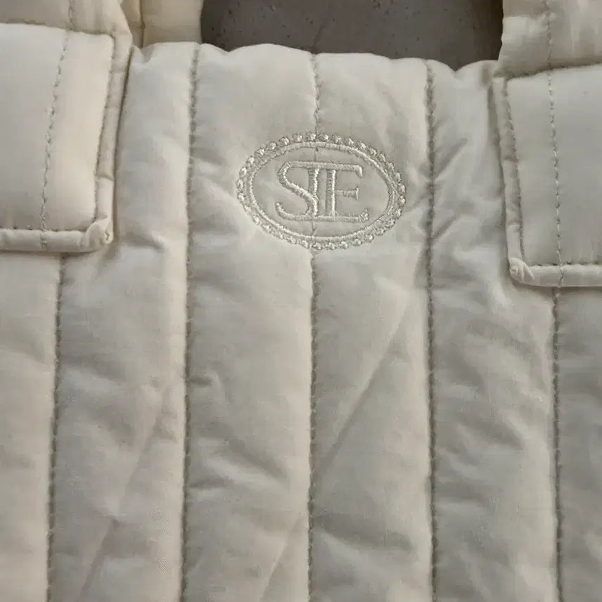 [BUNJANG] Sienne Padded Tote Bag Ivory / 시엔느 패딩 토트백 아이보리