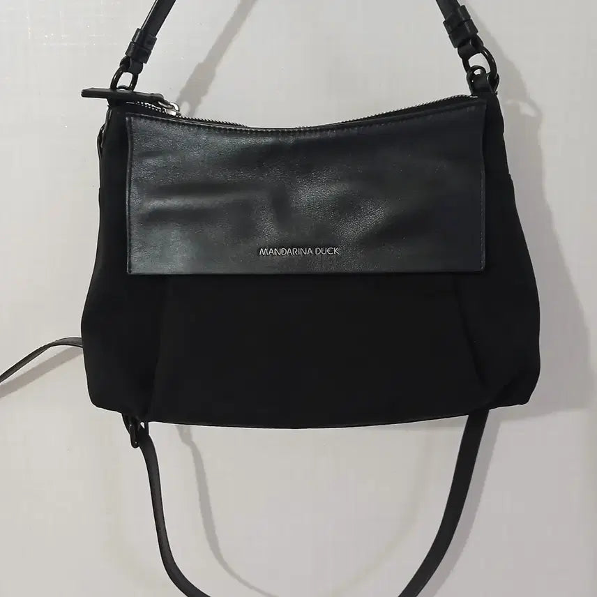 [BUNJANG] Mandarina Duck Crossbody Bag Black P7T03651 / 만다리나덕 크로스백 블랙 P7T03651