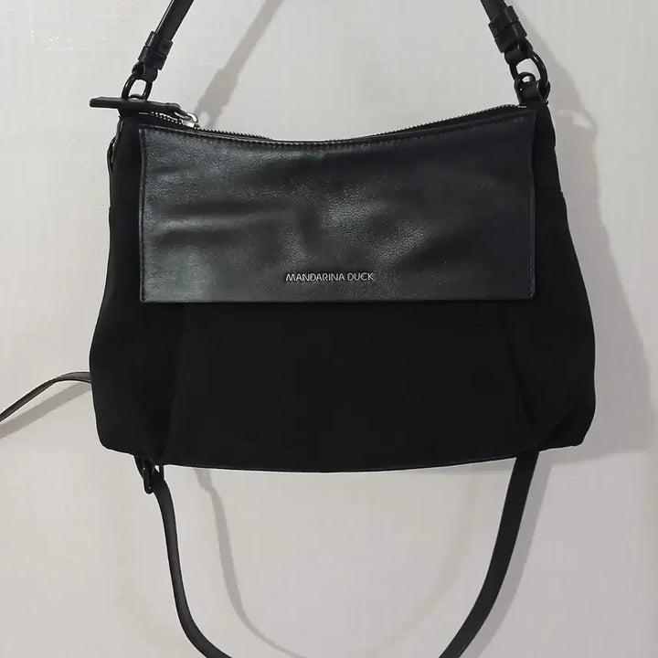 [BUNJANG] Mandarina Duck Crossbody Bag Black P7T03651 / 만다리나덕 크로스백 블랙 P7T03651