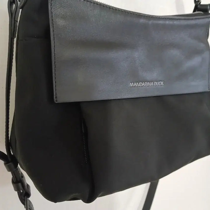 [BUNJANG] Mandarina Duck Crossbody Bag Black P7T03651 / 만다리나덕 크로스백 블랙 P7T03651