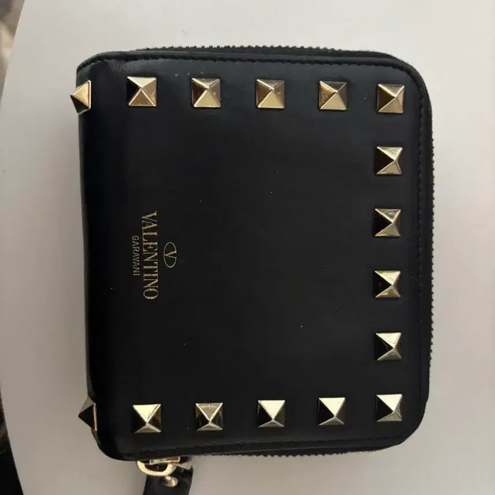 [BUNJANG] Valentino Garavani Rockstud Bi-fold Wallet Black / 발렌티노락스터드 반지갑