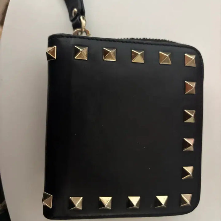 [BUNJANG] Valentino Garavani Rockstud Bi-fold Wallet Black / 발렌티노락스터드 반지갑