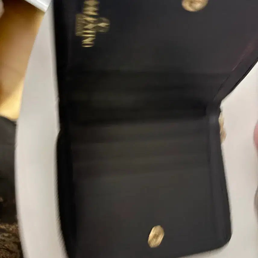 [BUNJANG] Valentino Garavani Rockstud Bi-fold Wallet Black / 발렌티노락스터드 반지갑