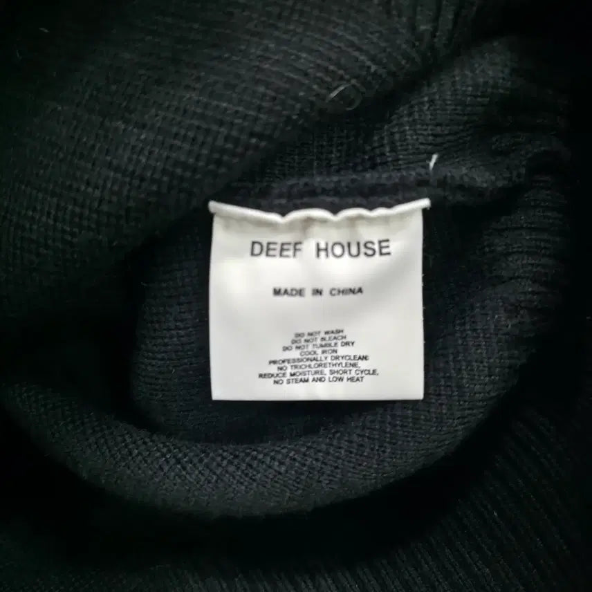 [BUNJANG] DEEF HOUSE Pure V-Neck Men&