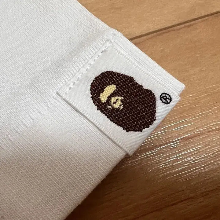 [BUNJANG] BAPE Graffiti Logo Relaxed Fit T-Shirt / [M] 베이프 그래피티 로고 릴렉스드 핏