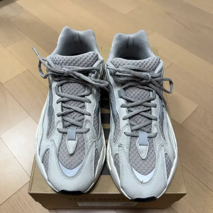 [BUNJANG] Adidas Yeezy Boost 700 V2 Static Sneakers / 이지 부스트 700 V2 스태틱