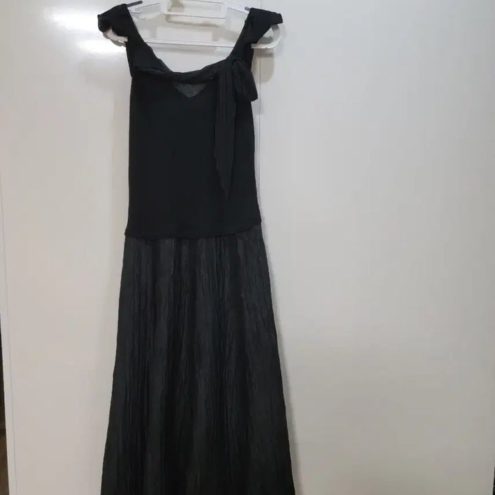 [SOLD OUT] 오브제 블랙 셔링 리본 원피스 66사이즈
