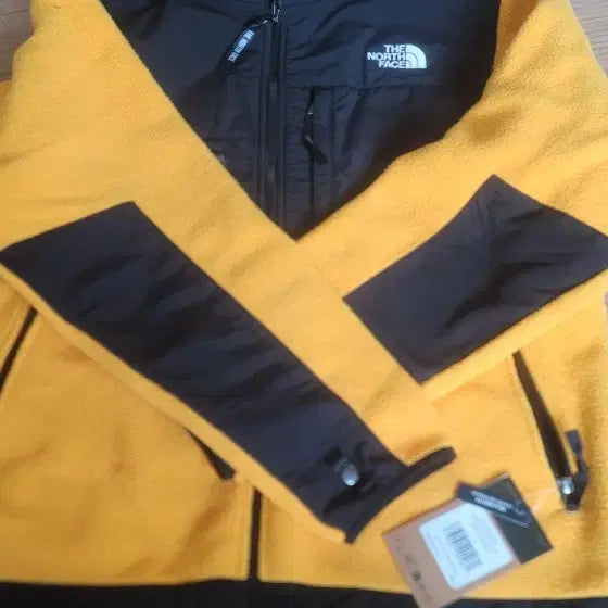 [BUNJANG] The North Face 95 Retro Denali Summit Gold Men&