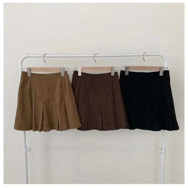 [BUNJANG] Pleated Pinstripe Mini Skirt - Black / 플리츠 핀턱 미니 스커트 블랙 새상품