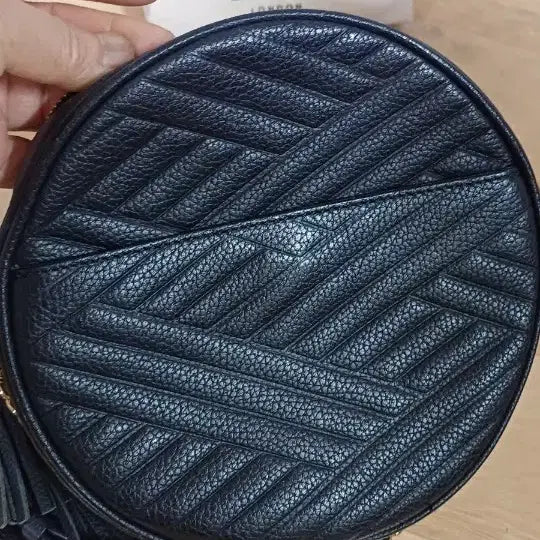 [BUNJANG] Daks Leather Quilted Tassel Round Crossbody Bag / 닥스 소가죽 퀼팅 태슬 라운드 크로스백