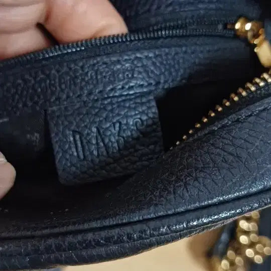 [BUNJANG] Daks Leather Quilted Tassel Round Crossbody Bag / 닥스 소가죽 퀼팅 태슬 라운드 크로스백