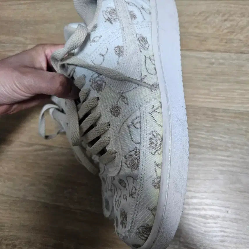 [BUNJANG] Nike Flower Pattern Sneakers (240mm) / 나이키 플라워 패턴 운동화 240사이즈